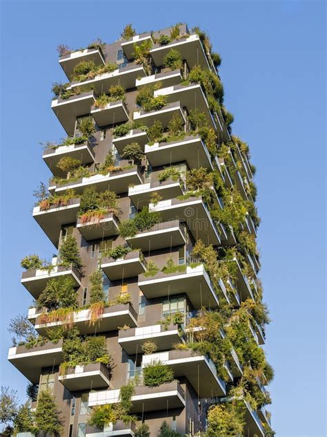 Forest Tower Vertical En Milan Italy Photo Stock Image Du Résidentiel