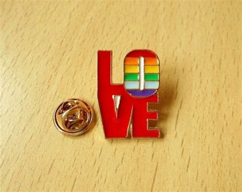 Lgbt Rainbow Love Brooch Metal Pin Badge Gay Lesbian Pride Gold Tone