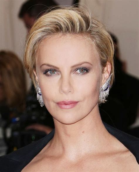 The Best Celebrity Bobs Short Hair Styles Charlize Theron Short Hair