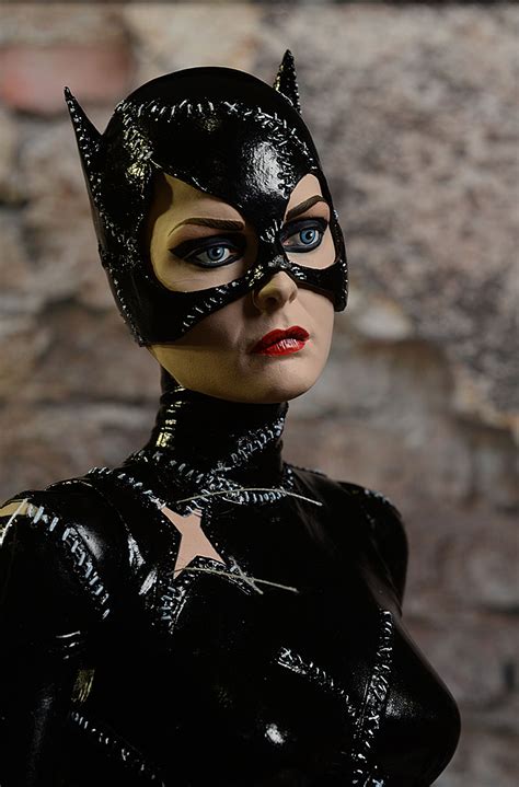 Review And Photos Of Catwoman Batman Returns 14 Scale Action Figure
