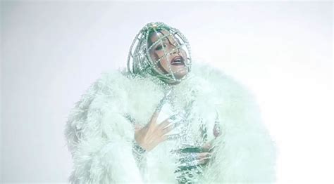 Jennifer Lopez Pronkt Met Haar Prachtige Figuur Terwijl Ze Zich Naakt Uitkleedt Foto S