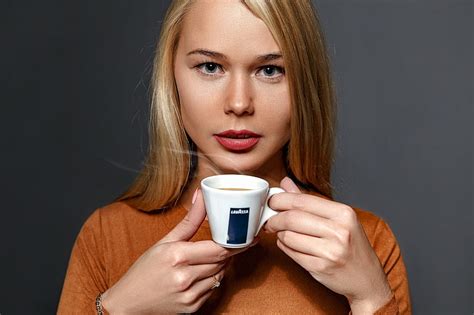 Hd Wallpaper Darina Nikitina Women Model Blonde Looking At Viewer Coffee Wallpaper Flare