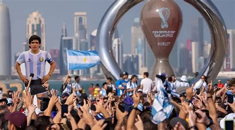 Hinchas Argentinos Bajaron Una Bandera Inglesa En Qatar Y Pusieron