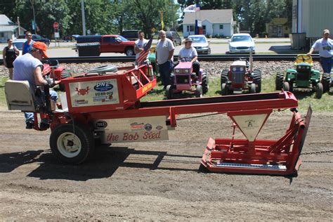 Filetractor Pulling Sled Wikimedia Commons