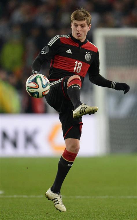 Compare toni kroos to top 5 similar players similar players are based on their statistical profiles. Toni Kroos admits Manchester United transfer possibility ...