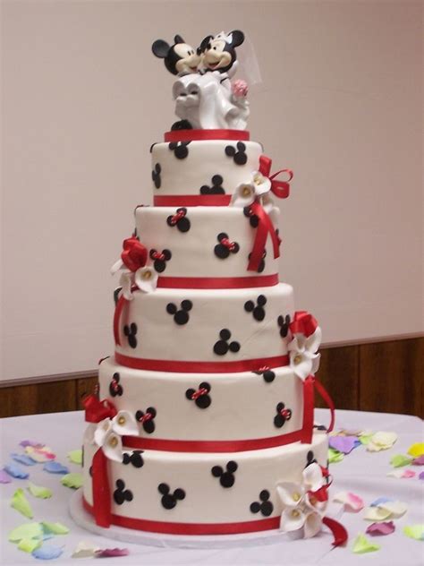 Mickey And Minnie Wedding — Round Wedding Cakes Disney Wedding Cake