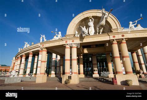 The Entrance To The Intu Trafford Centre In Manchester Stock Photo Alamy