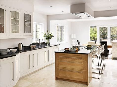 White oak kitchen + drinks, houston, texas. White Shaker Kitchen With Oak Island from Harvey Jones ...