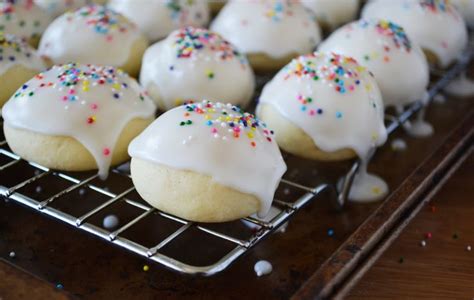 Maybe you would like to learn more about one of these? Auntie Mella's Italian Soft Anise Cookies | Anise cookies ...