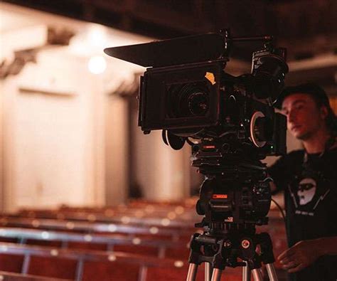 What Are The Factors That You Should Consider When Hiring A Camera Crew