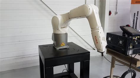 KUKA KR10 R900-2 DE MARS 2019 quasi-neuf - Robot-occasion