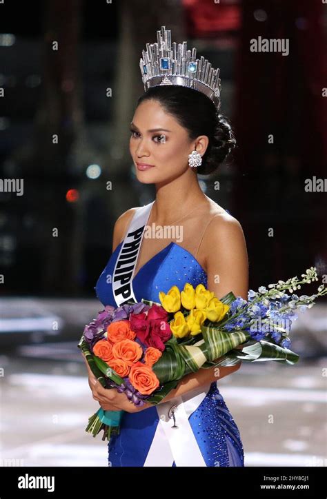 Miss Philippines Pia Alonzo Wurtzbach Is Crowned Miss Universe During