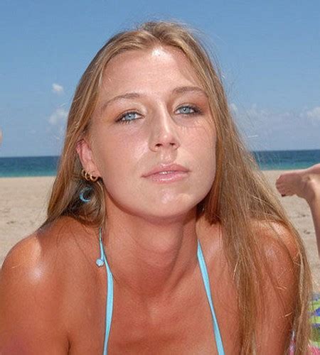 Brianna Ray Kristen Cameron Robyn Beach Buns Milf Next Door