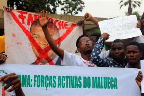Protesto Em Luanda Contra Desemprego E Marimbondo João Lourenço Mundo SÁbado
