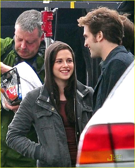 Kristen Stewart And Robert Pattinson Laughing Lovers Photo 279831