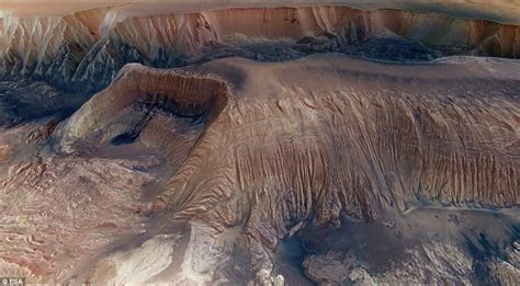 This Image Of Mars Grand Canyon Taken By Esas Mars Express