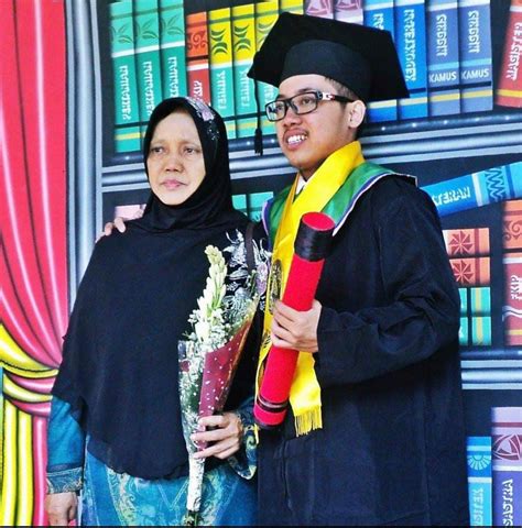 Dengan bantuan teknologi, mereka bisa diubah menjadi. Cerita Amar Alfikar, Anak Kiai yang Memilih Jadi ...