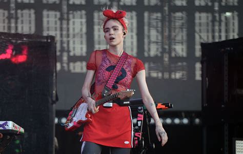 Grimes Announces Shes Pregnant With Her First Child