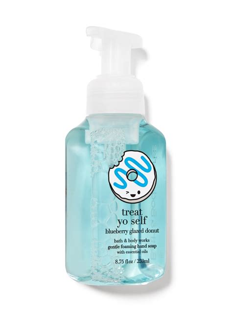 Bath And Body Works Blueberry Glazed Donut Foaming Hand Soap Bath