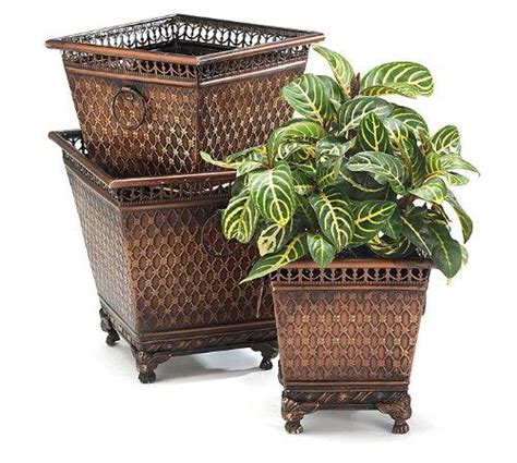 Set Of 3 Decorative Metal Planters With Diamond Design And Claw Feet
