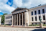 Alte Universität Oslo — Redaktionelles Stockfoto © bloodua #59525019