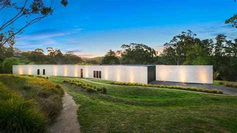 An Ultra Modern Concrete House In Australias Adelaide Hills
