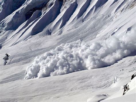Viele menschen in der alpenregion können wegen der schneemassen ihre dörfer. Alpenunglück: Sieben Bergsteiger verunglücken in Lawine ...