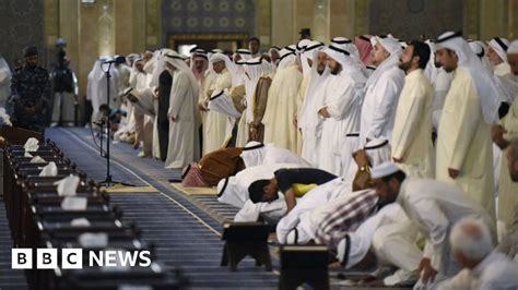 Kuwait Mosque Attack Sunnis And Shia Hold Unity Prayers Bbc News