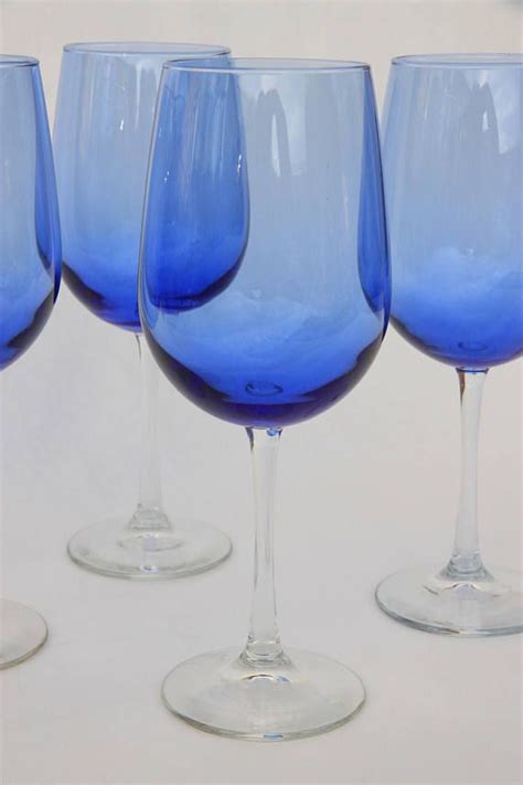 Blue Wine Glasses With Clear Stems Set Of 4 4 Blue Wine Glasses Blue And Clear Glass Wine
