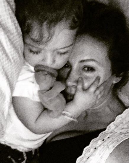 watch alyssa milano speaks out about public breastfeeding image ie