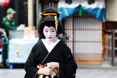 7 Steps To Your Perfect Japanese Geisha Makeover Ikeda Spa Singapore
