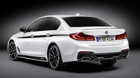 Add the available m sport package to emphasize the athleticism of your 5 series. 2017 BMW 5-Series gets M Performance goodies