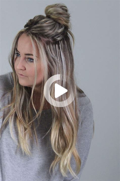 Whatever the case is, you must need some easy and quick hairstyles. Quick 2 Minute Half up Messy Bun Tutorial in 2020 | Easy ...