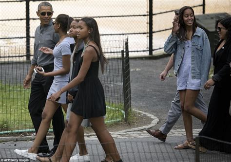 How Barack Obama And Daughters Malia And Sasha Stole Show On New York S Broadway Daily Mail Online