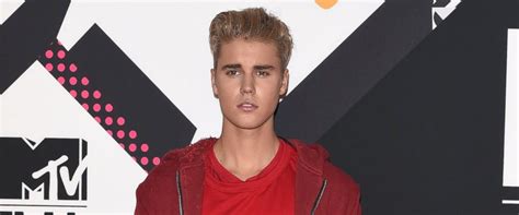 Justin Bieber Admits Hes Struggling With Fame Gma
