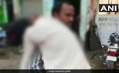 Uttar Pradesh Badaun Man Carries Wifes Dead Body On Shoulder After Being Denied A Hearse