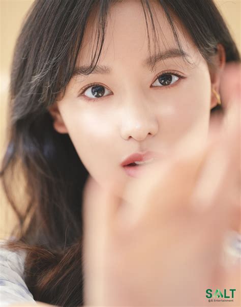 Kim Ji Won Luce Hermosa En Nuevas Fotos Perfil Compartidas Antes De Su