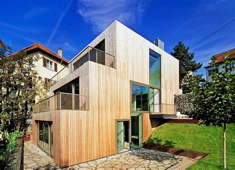 Es sollte ein kleines gartenhaus vorhanden sein, strom und wasser. Staggered timber-clad Haus am Hang by MVRDV climbs a ...
