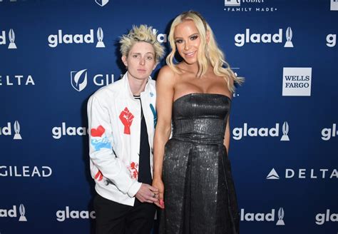 model gigi gorgeous opens up about pregnancy struggles with fiancée nats getty page 2 of 2