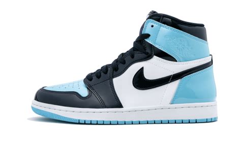 Also, the pair features unc blue on the overlays while constructed with nubuck. AIR JORDAN 1 Retro High AZUL BRILLANTE - ZapasCoin