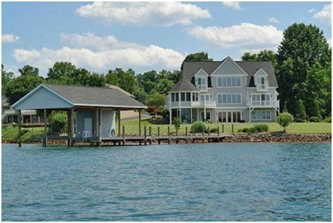 July is the month with the highest water temperature at 78.6°f / 25.9°c. Smith Mountain Lake Home with a View!