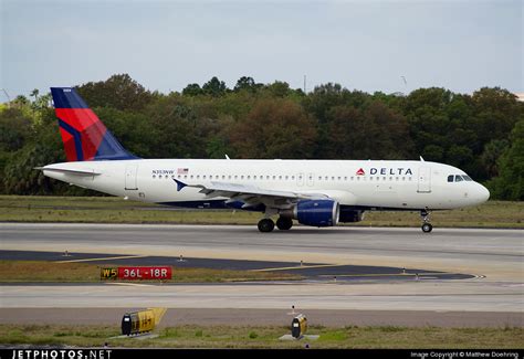N353nw Airbus A320 212 Delta Air Lines Matthew Doehring Jetphotos