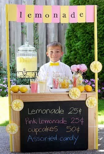 6 Adorable And Lovable Lemonade Stands For Summer