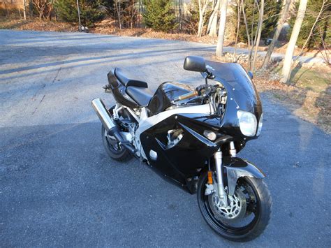 The yamaha yzf r6 information: 1995 Yamaha yzf600r motorcycle