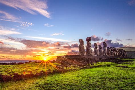 Moai Sunrise Easter Island Statue Chile Rapa Nui Grass Sea Blue