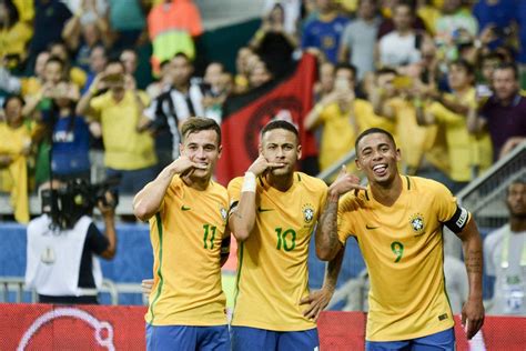 coutinho neymar e gabriel jesus brasil x argentina brazil football team brazil team