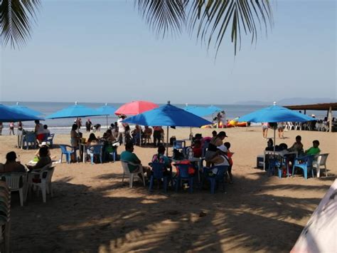 Particulares Ignoran Decreto Y Rentan Mobiliario En Playa Linda Ixtapa