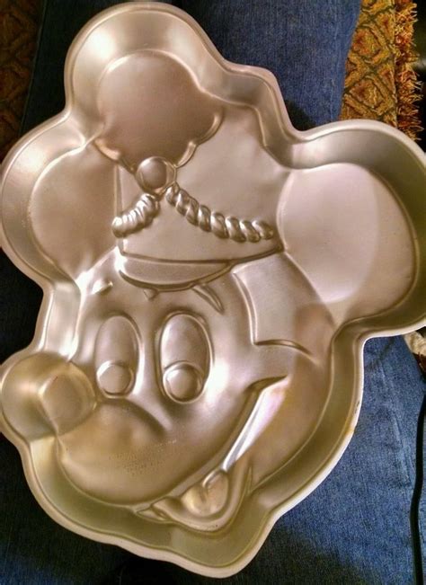 Wilton Cake Pan Mickey Mouse Disney On Parade Wilton Cake Pans Wilton Cakes Cake Pans