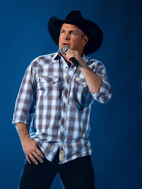 Garth Brooks Sued For Being Shameless Fraud Huffpost Entertainment