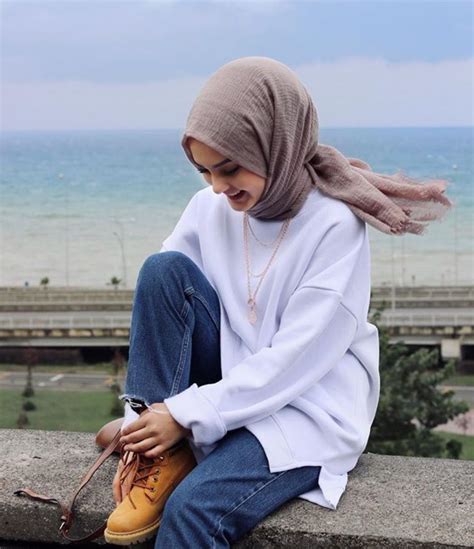 Pin By ｡･˚ ｡ On Pfps🍭 Hijab Fashion Inspiration Hijabi Outfits